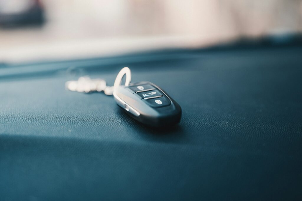 Schwarzer Autoschlüssel mit Funkfernbedienung
