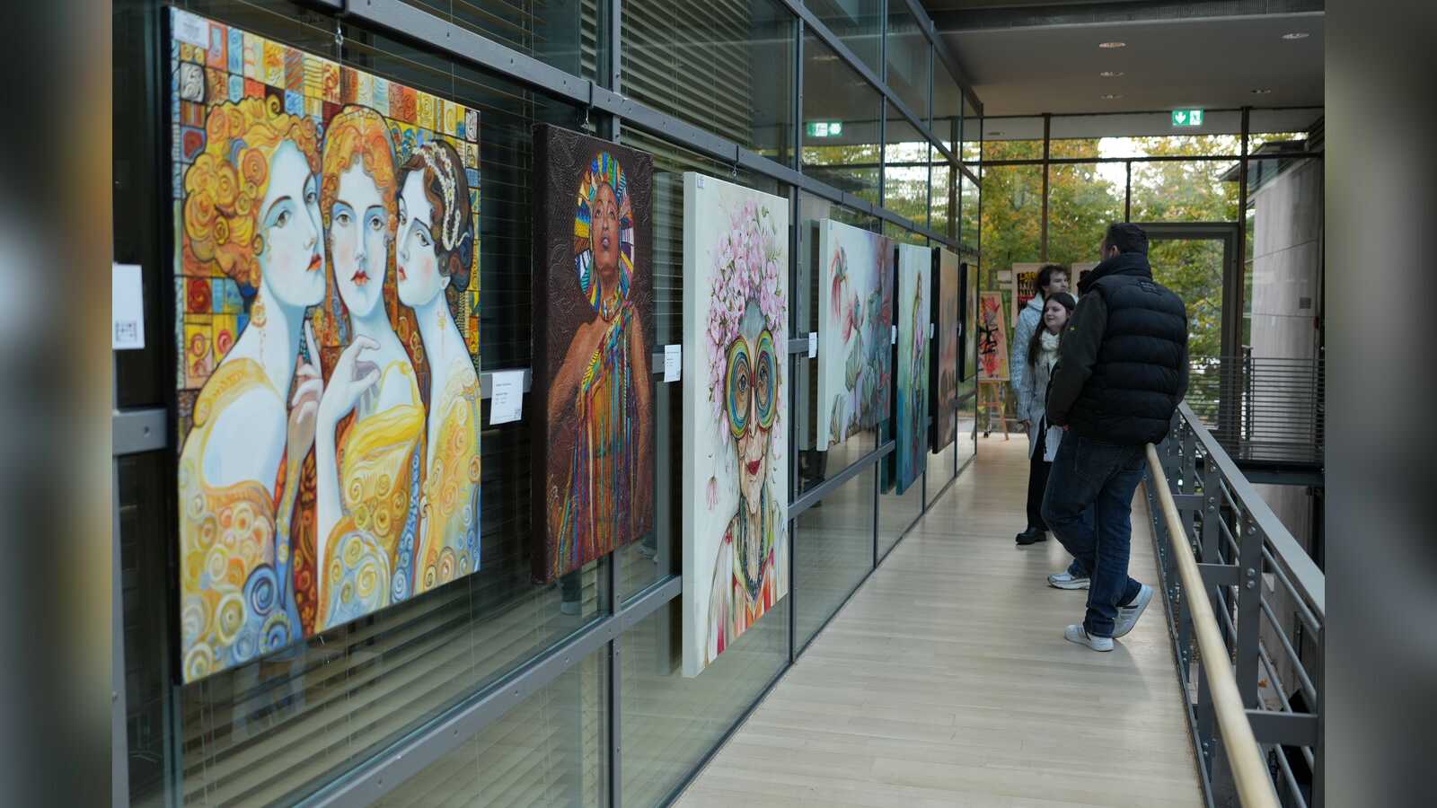 Werke heimischer Künstlerinnen und Künstler bei der Hobbykunstausstellung im Rathaus Vechta