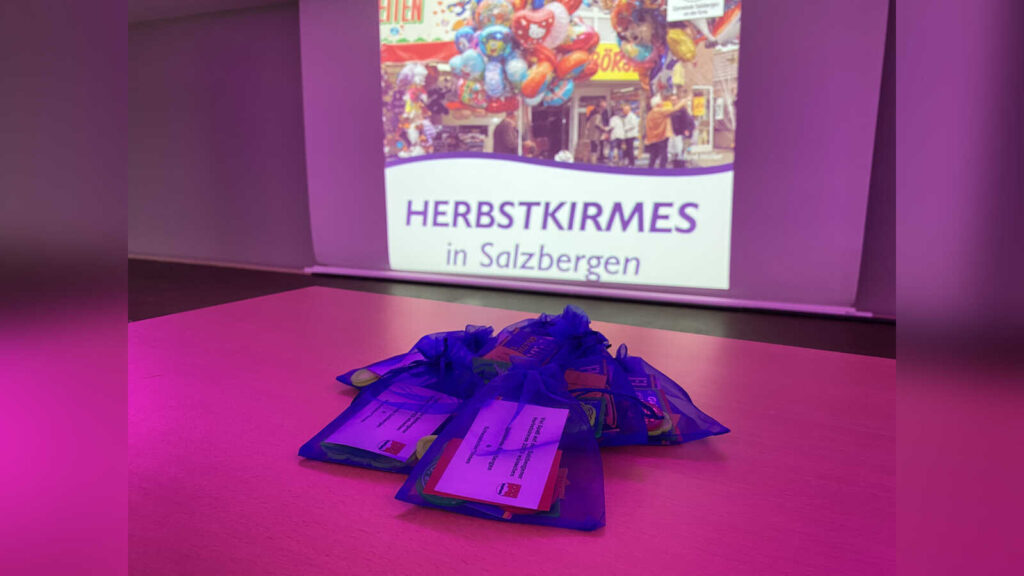 Fahrgeschäfte auf der Salzbergener Herbstkirmes im Ortskern