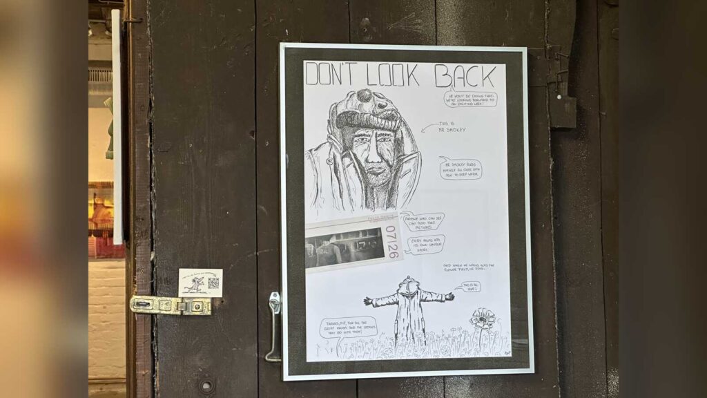 Die Künstlerin Cilly van Berkum mit ihrem künstlerischen Tagebuch vom Kunstsymposium BUN VENIT