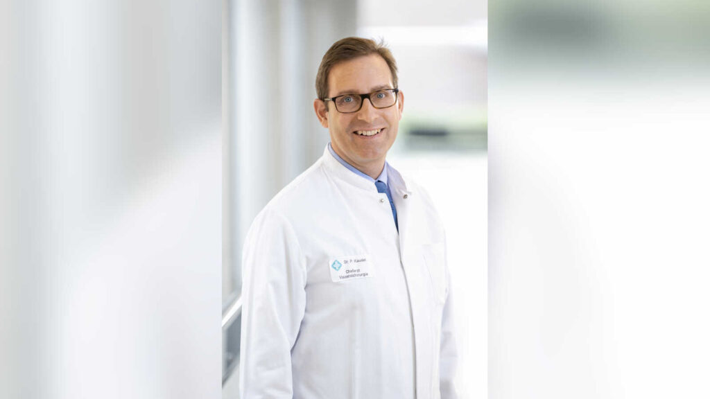Porträt von Dr. Philipp Kaudel, Chefarzt der Allgemein- und Viszeralchirurgie am Krankenhaus Ludmillenstift Meppen