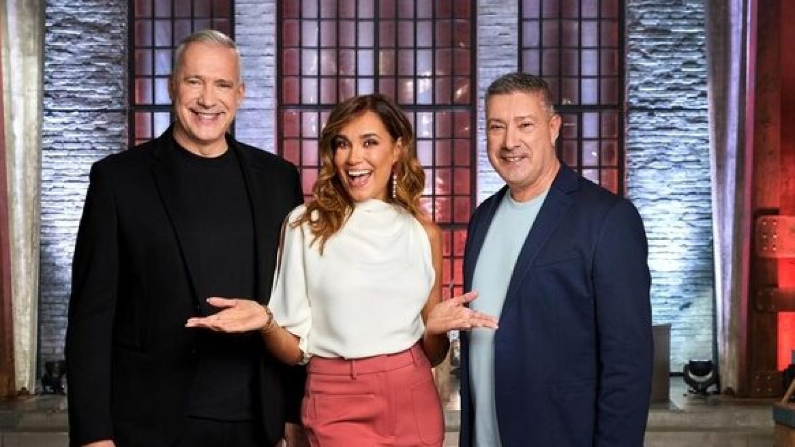 Alexander Herrmann (l.), Jana Ina Zarrella, Joachim Llambi

+++ Die Verwendung des sendungsbezogenen Materials ist nur mit dem Hinweis und Verlinkung auf RTL+ gestattet. +++