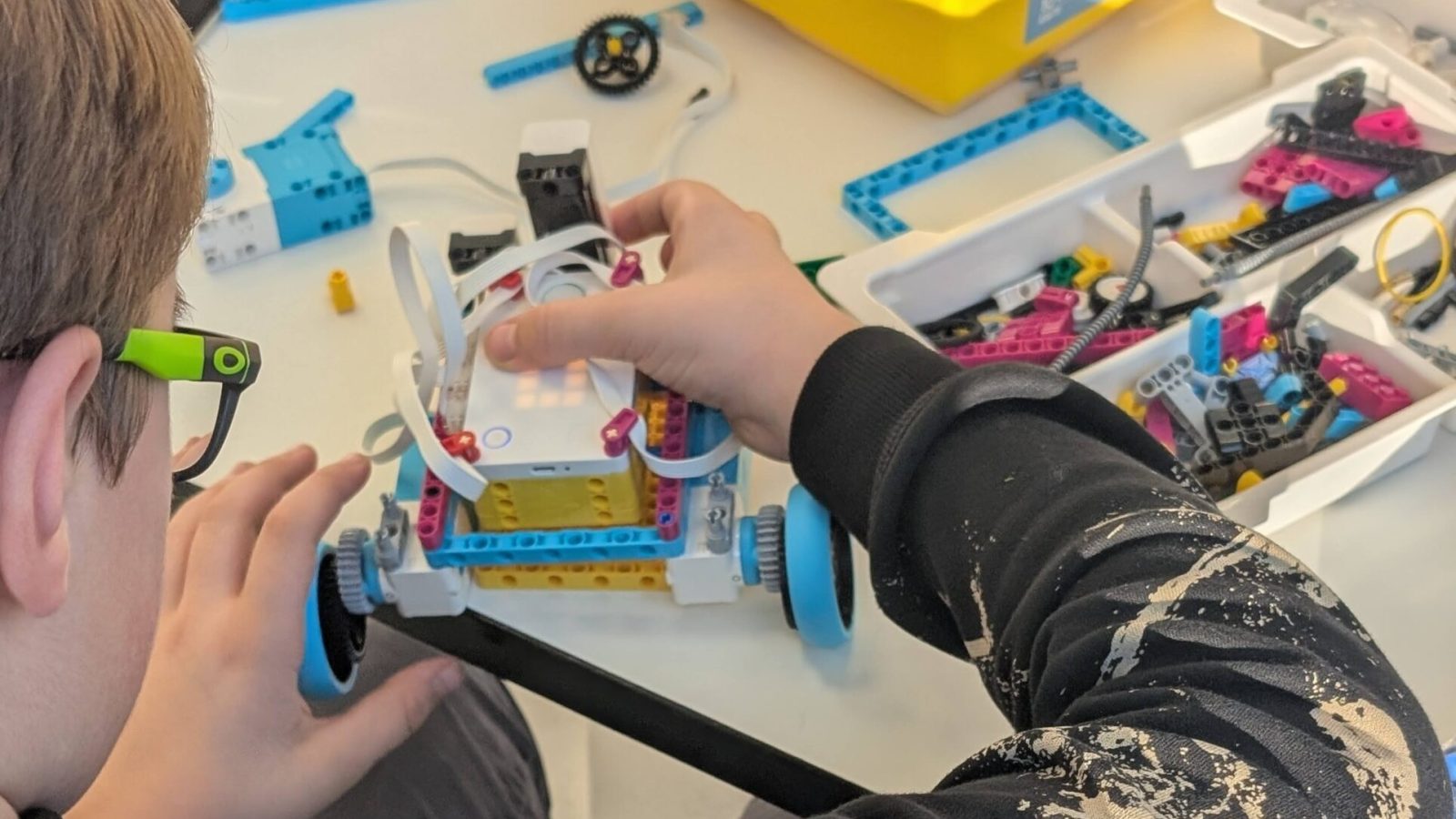 066_Foto2_Kreativ mit Lego (C) Kreis Coesfeld, Andrea Menschner