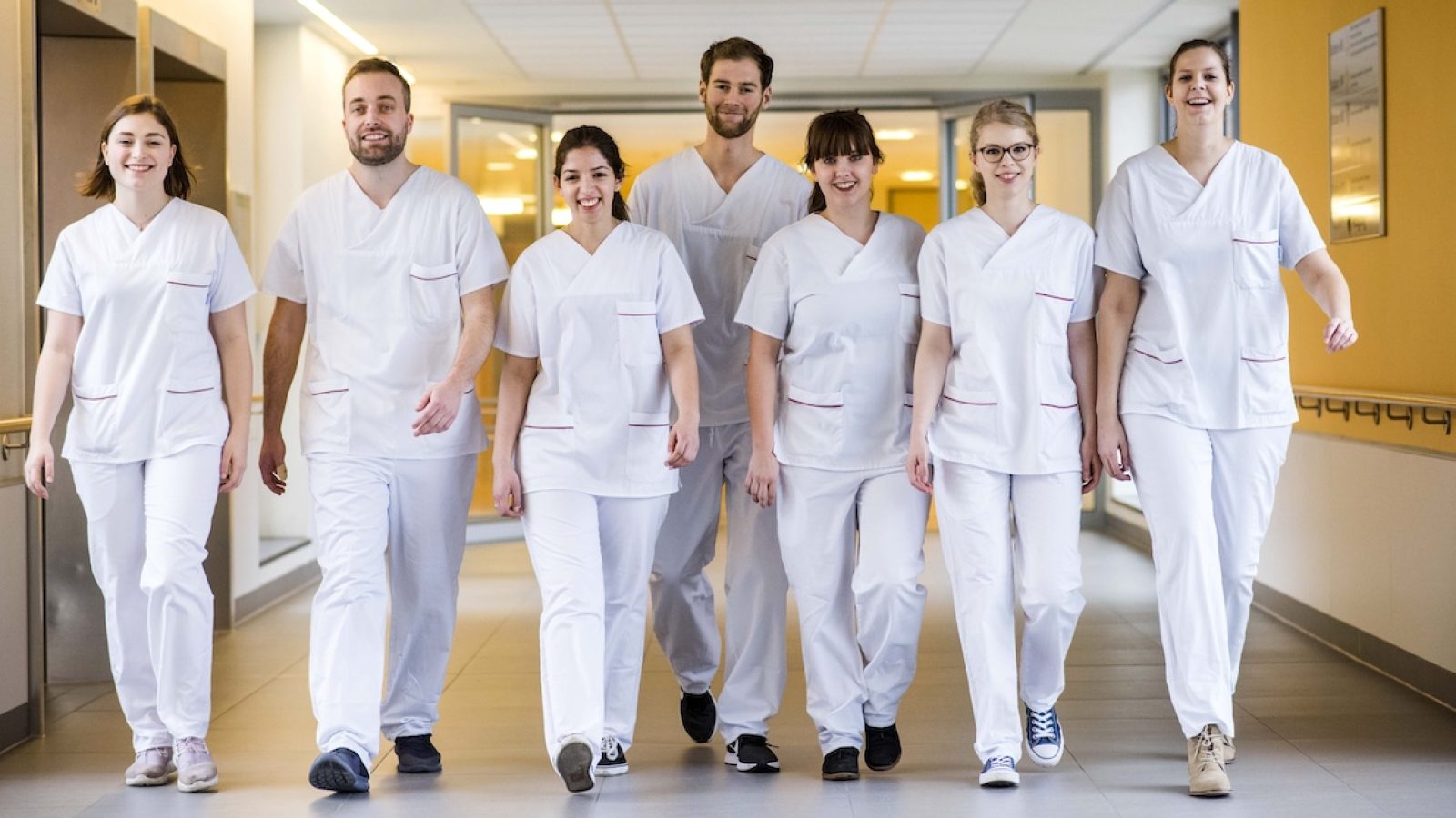 Imagebild zum Bachelorstudiengang Pflege dual (B.Sc.) am Standort Osnabrück, Fakultät Wirtschafts- und Sozialwissenschaften, der Hochschule Osnabrück.