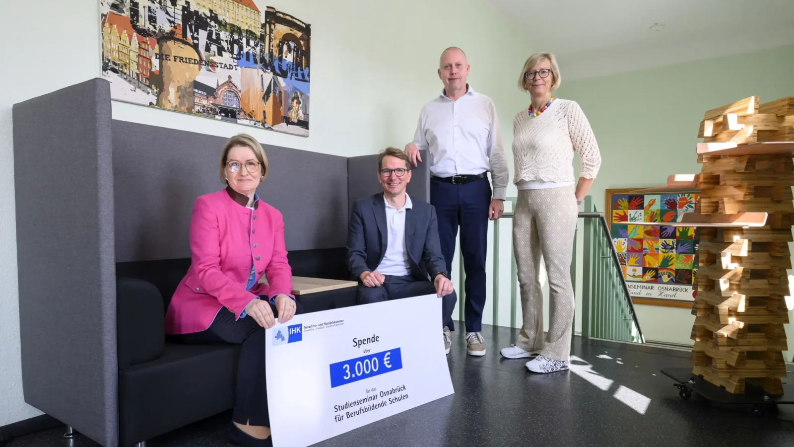 160 - Spendenübergabe_Studienseminar