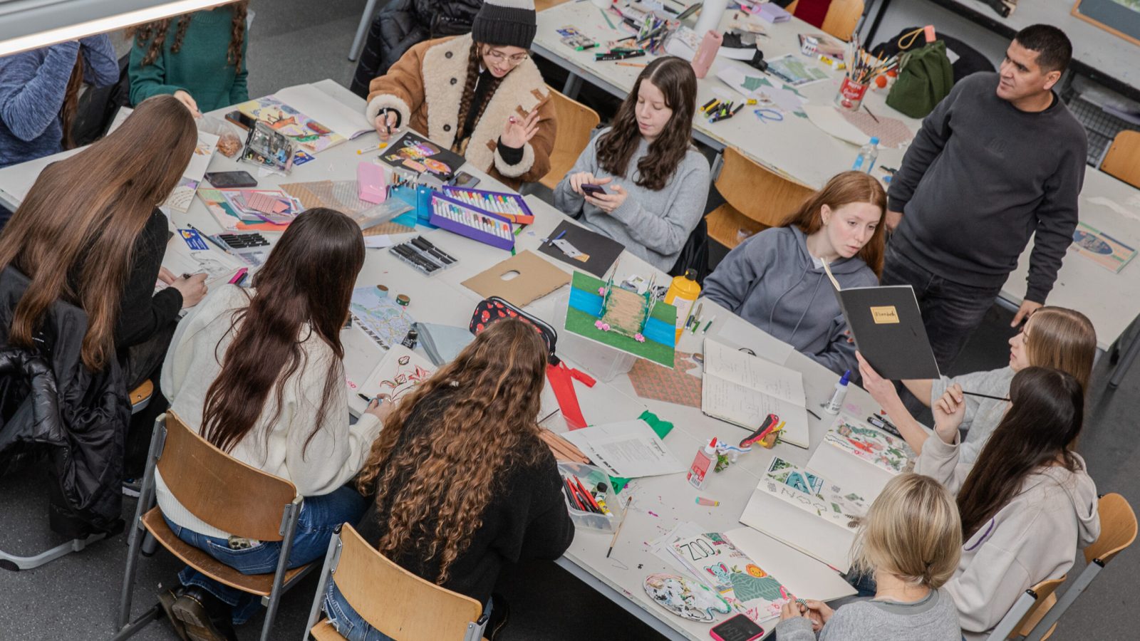 24 Schülerinnen und Schüler aus Israel