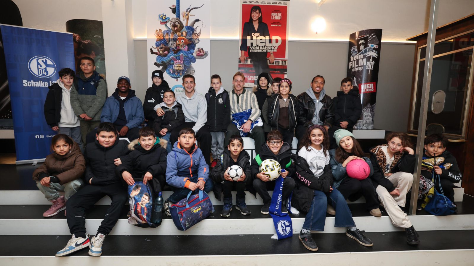 10.12.2025, Fussball, Saison 2025/2026, Kinobesuch in der Schauburg


Foto: Tim Rehbein/FC Schalke 04