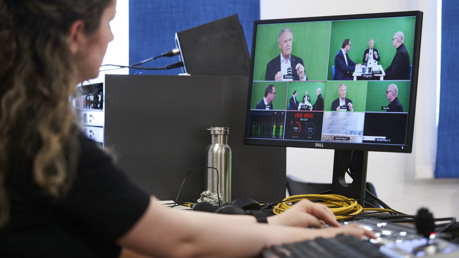 53b5d011-88b2-40be-bb5c-303add817e4d-1