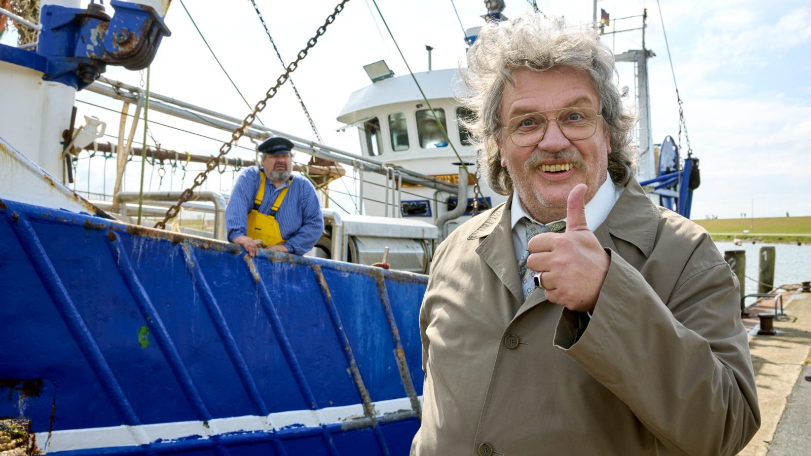 Kapitän (Ulrich Bähnk) und Horst Schlämmer (Hape Kerkeling) / Weiterer Text über ots und www.presseportal.de/nr/136327 / Die Verwendung dieses Bildes für redaktionelle Zwecke ist unter Beachtung aller mitgeteilten Nutzungsbedingungen zulässig und dann auch honorarfrei. Veröffentlichung ausschließlich mit Bildrechte-Hinweis.