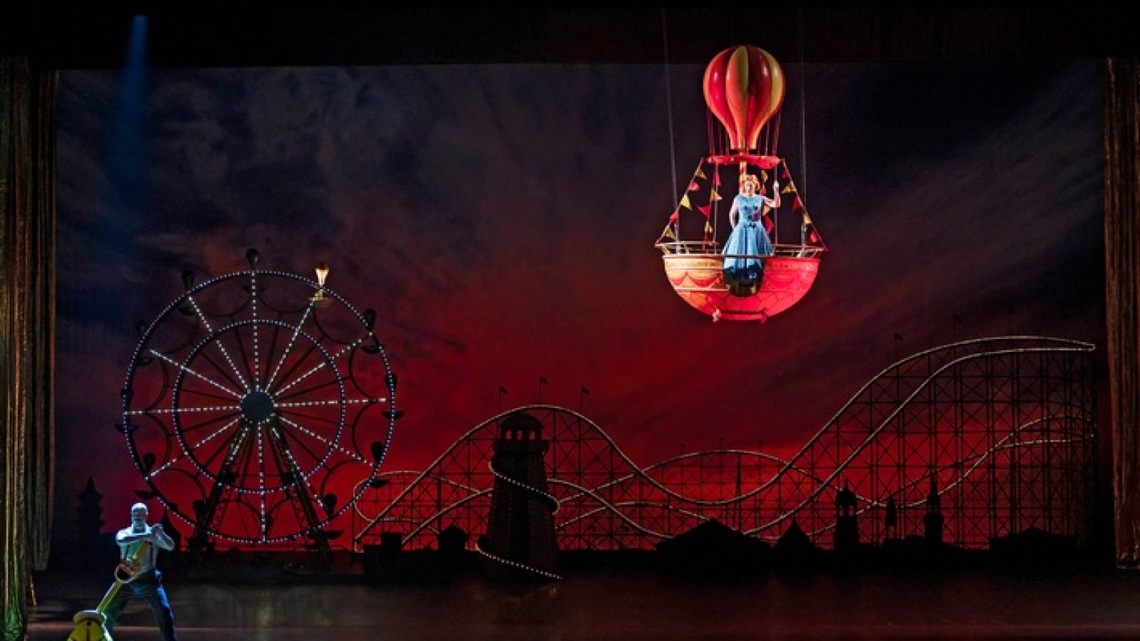 Szene aus Mozarts COSÌ FAN TUTTE / Weiterer Text über ots und www.presseportal.de/nr/136327 / Die Verwendung dieses Bildes für redaktionelle Zwecke ist unter Beachtung aller mitgeteilten Nutzungsbedingungen zulässig und dann auch honorarfrei. Veröffentlichung ausschließlich mit Bildrechte-Hinweis.