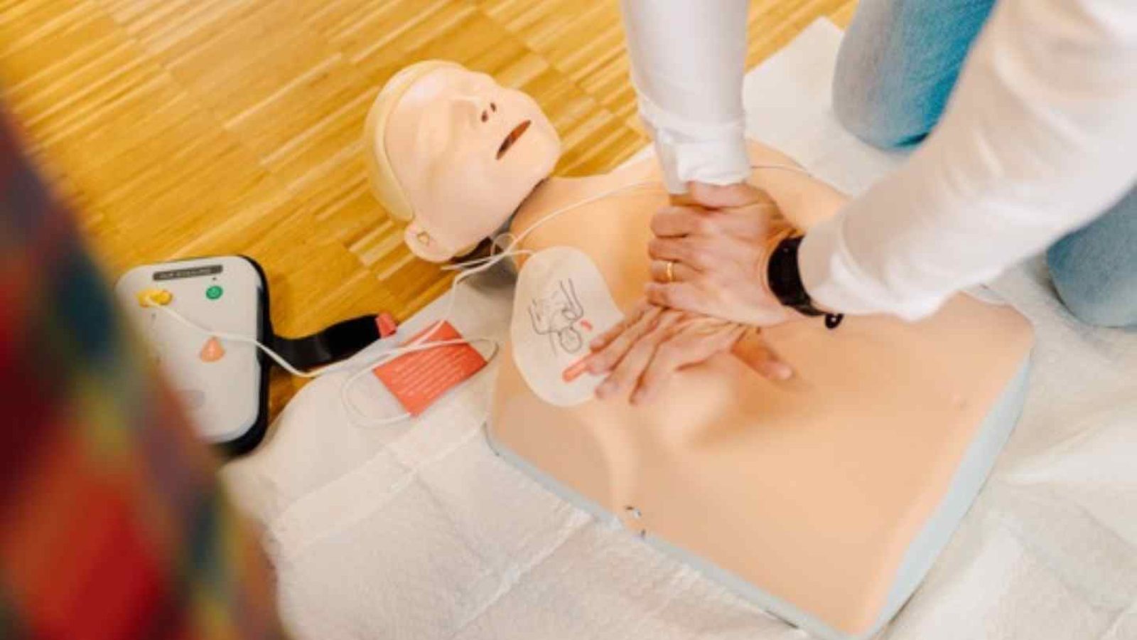 AED Defibrilator