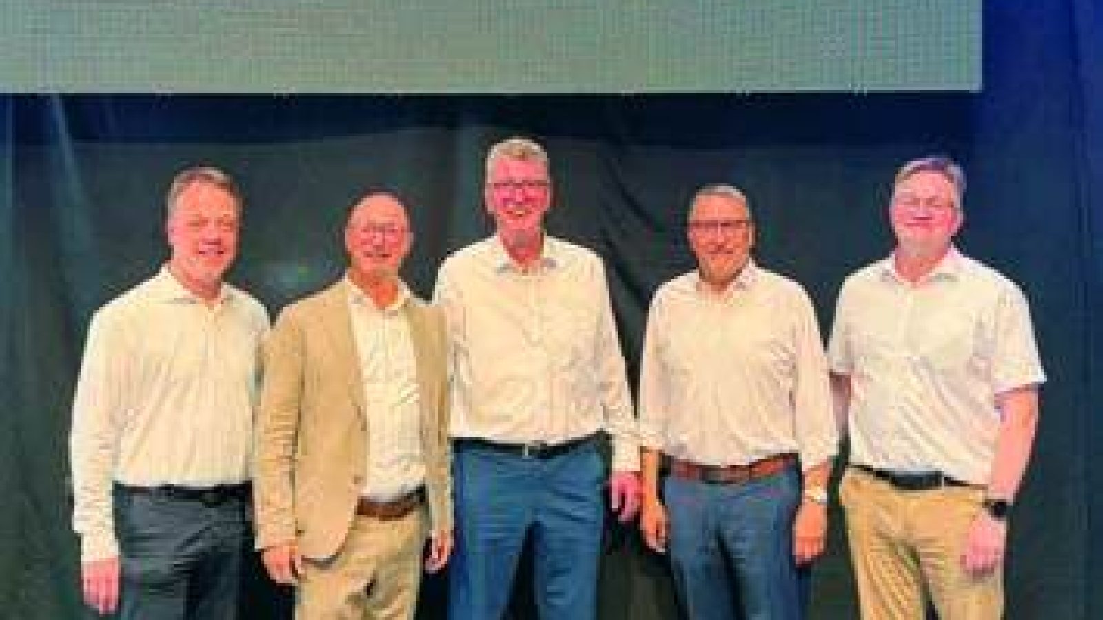 Fünf Männer bei der Einweihung des neuen BUNTE-Standorts in Salzbergen