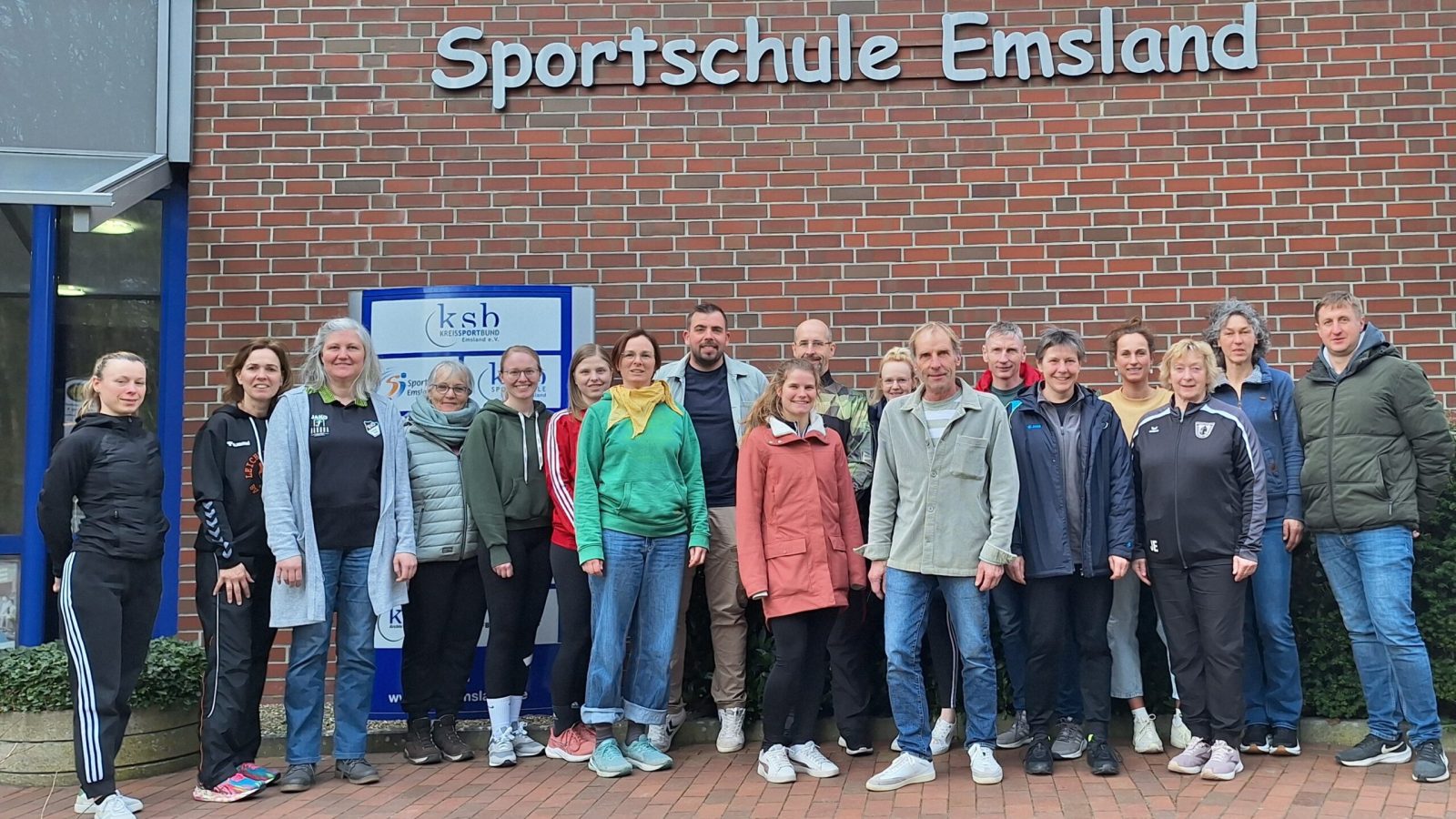 Neunzehn Teilnehmer haben an der Zusatzqualifikation zur Sportabzeichenabnahme erfolgreich teilgenommen.