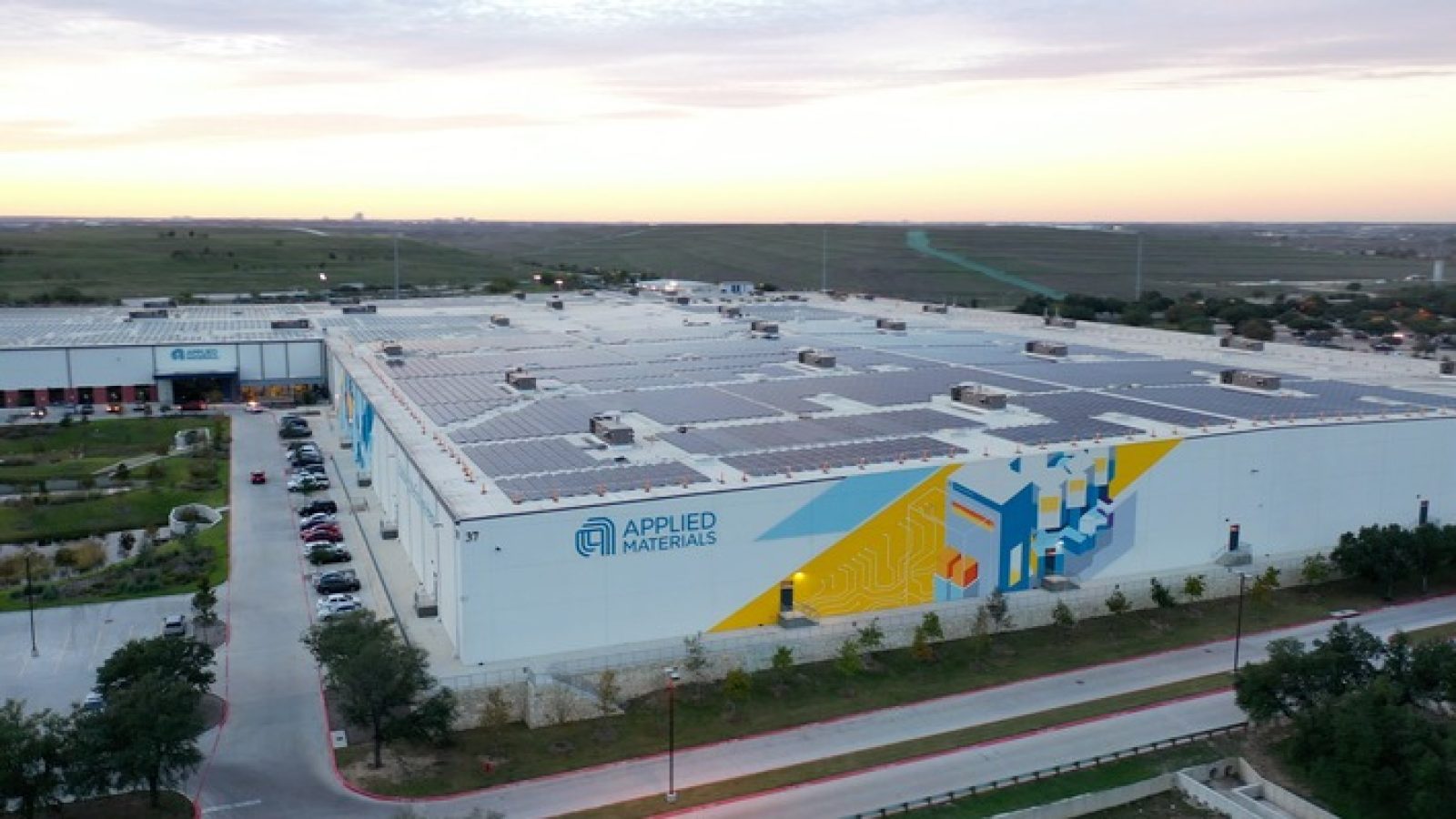 Effizienz entsteht damit nicht erst im Rechenzentrum, sondern schon während der Produktion. / Weiterer Text über ots und www.presseportal.de/nr/62114 / Die Verwendung dieses Bildes für redaktionelle Zwecke ist unter Beachtung aller mitgeteilten Nutzungsbedingungen zulässig und dann auch honorarfrei. Veröffentlichung ausschließlich mit Bildrechte-Hinweis.