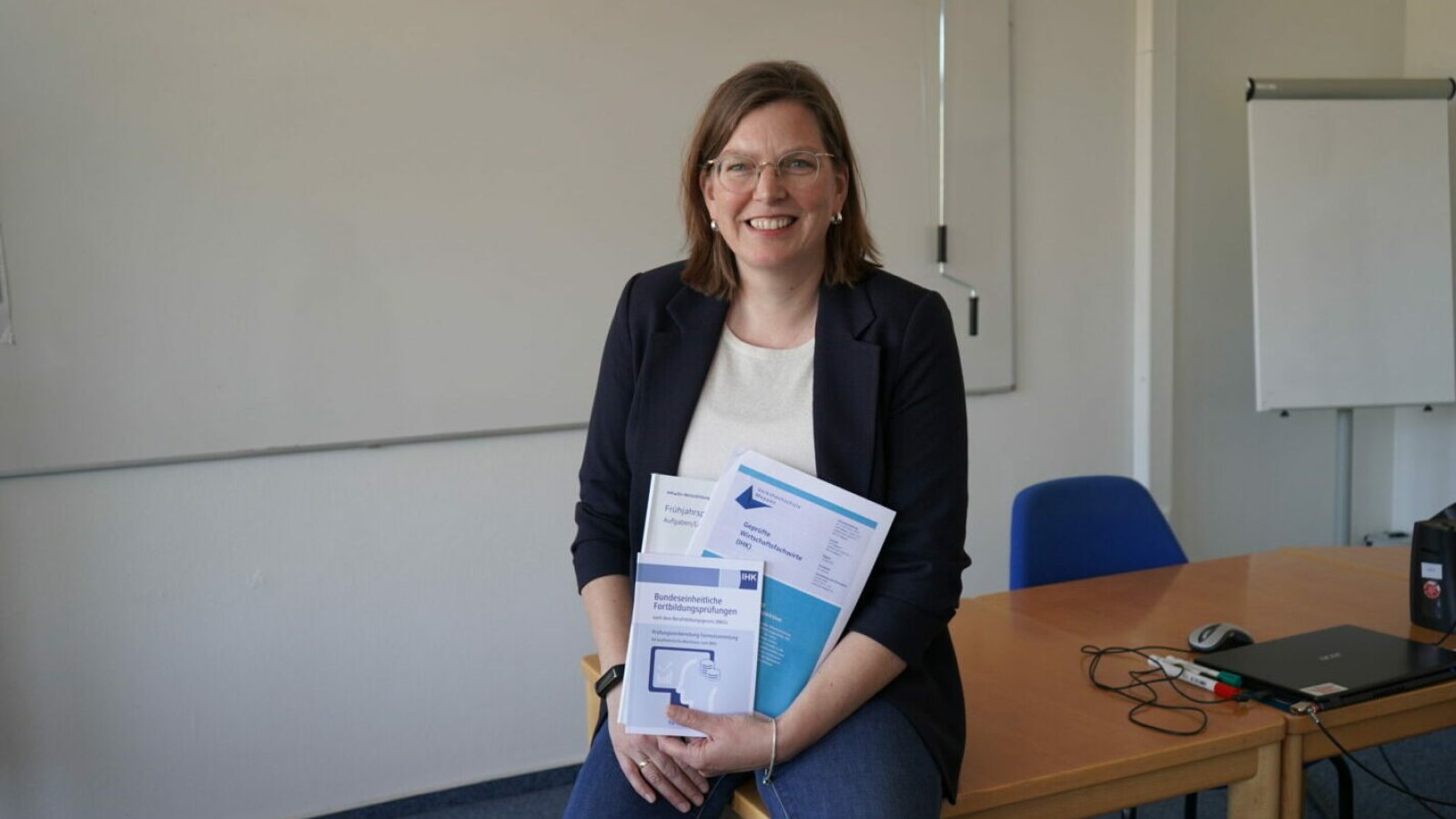 Ansprechpartnerin für den IHK-Fortbildungslehrgang: Programmorganisatorin Ingrid Vedder für Wirtschaft & Technik, Computer & Medien