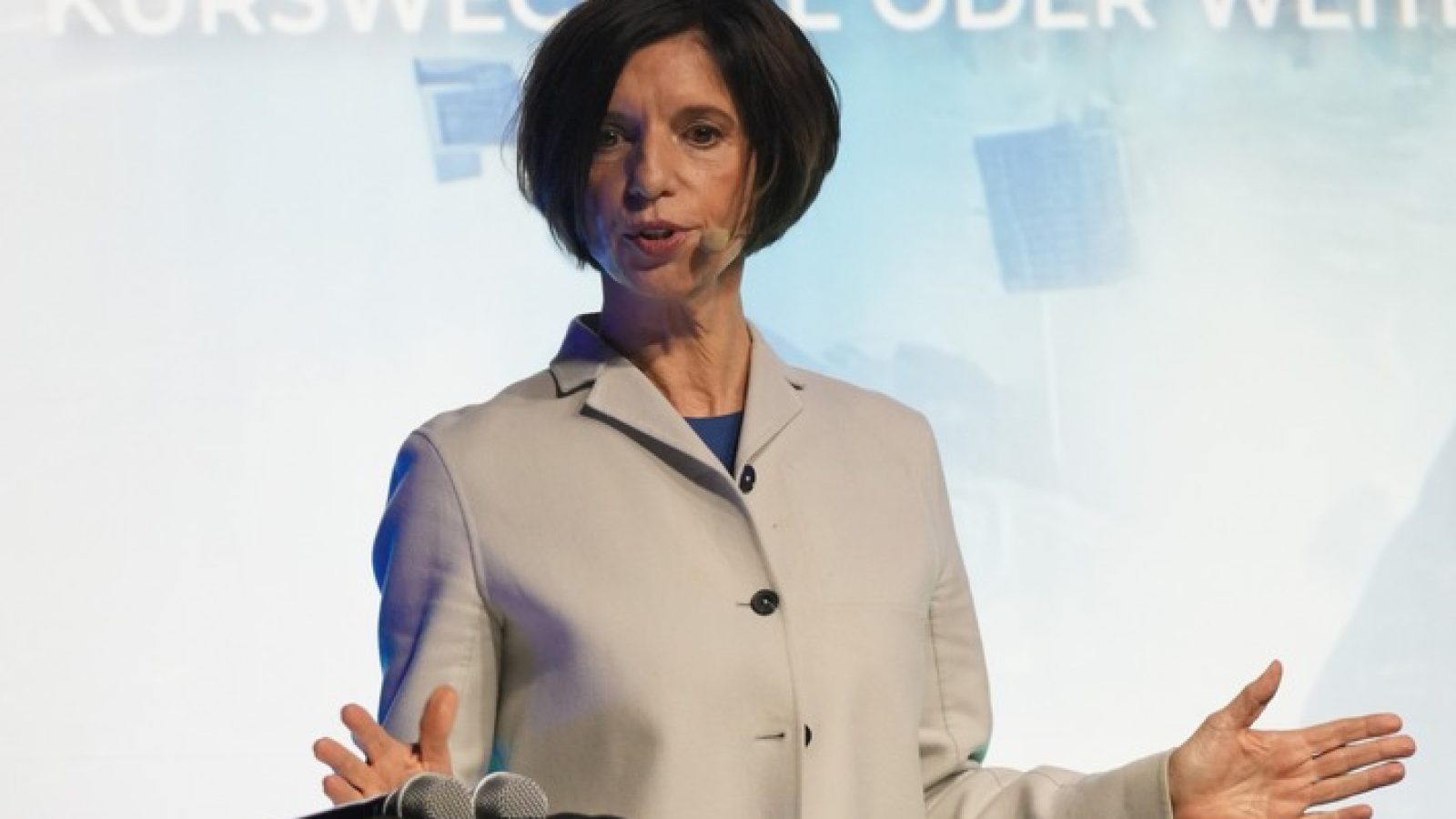 "Bildungspolitik ist die beste Sozial- und Wirtschaftspolitik in einer alternden Gesellschaft": Die Keynote beim Coface Kongress 2026 hielt Prof. Jutta Allmendinger, Soziologin und Mitglied des Deutschen Ethikrats. / Weiterer Text über ots und www.presseportal.de/nr/51597 / Die Verwendung dieses Bildes für redaktionelle Zwecke ist unter Beachtung aller mitgeteilten Nutzungsbedingungen zulässig und dann auch honorarfrei. Veröffentlichung ausschließlich mit Bildrechte-Hinweis.