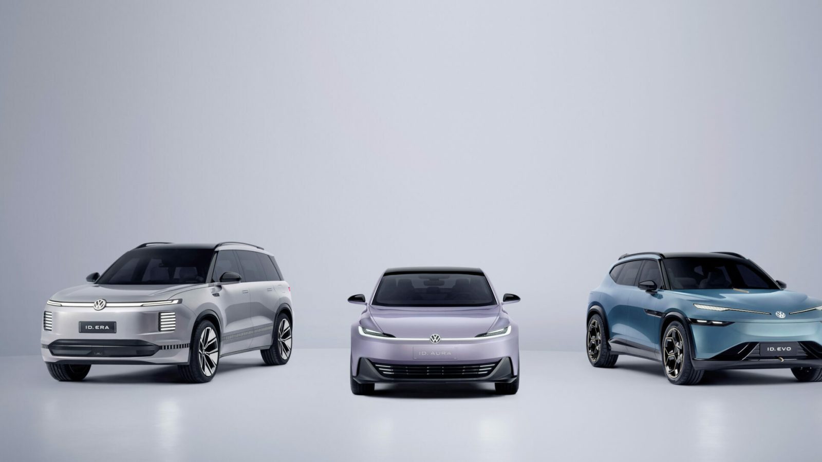 Dreifache Weltpremiere: Volkswagen zeigt in Shanghai (von links) die Konzeptfahrzeuge ID. ERA, ID. AURA und ID. EVO.