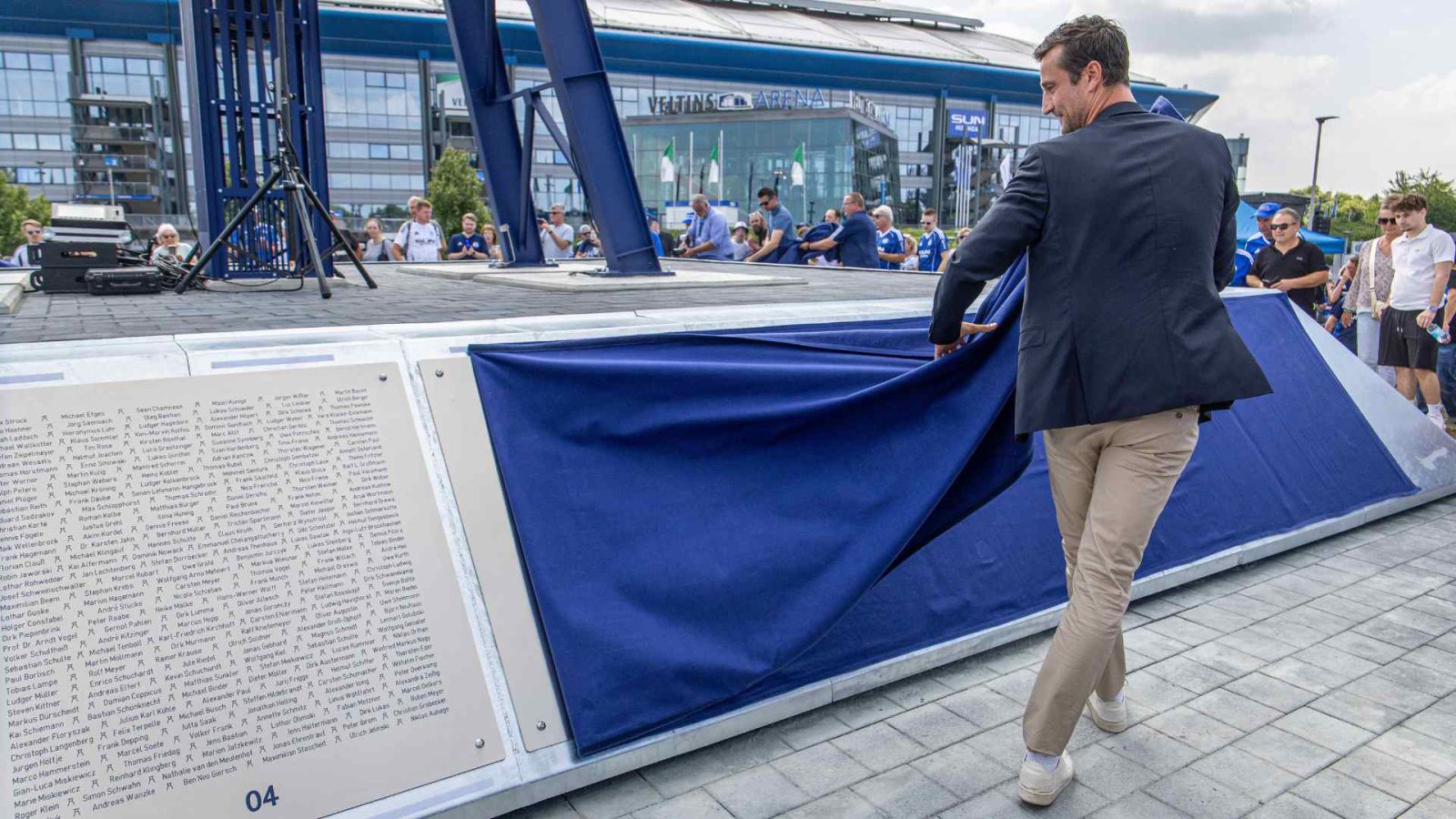 Denkmal feierlich eingeweiht-1