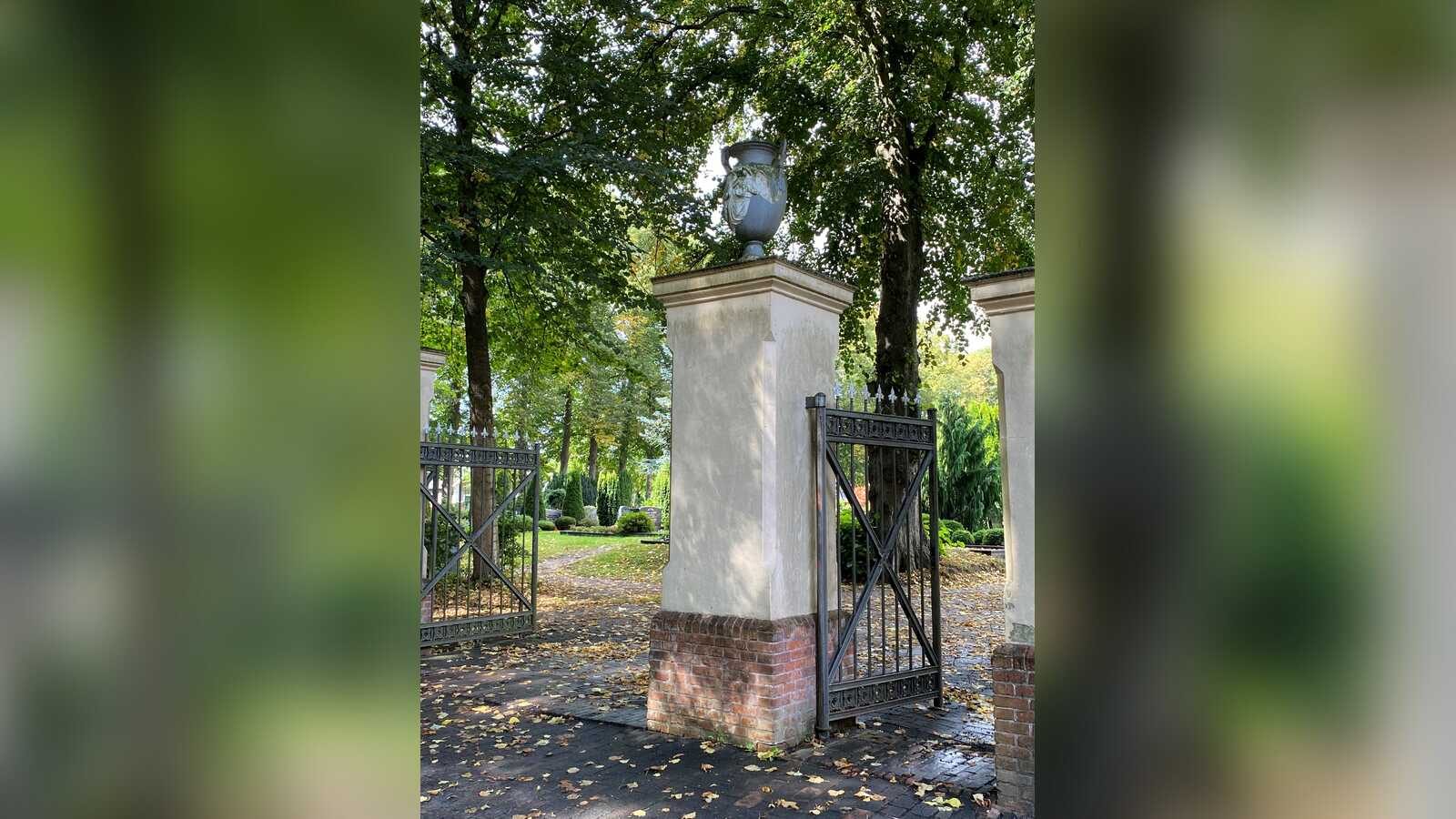 Eingang Partkfriedhof-1600x900
