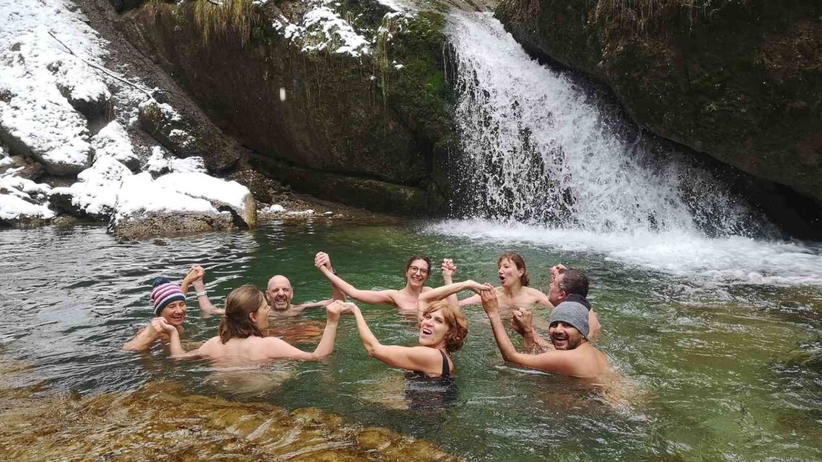 Eisbaden in der Gruppe©GaPa Tourismus GmbH