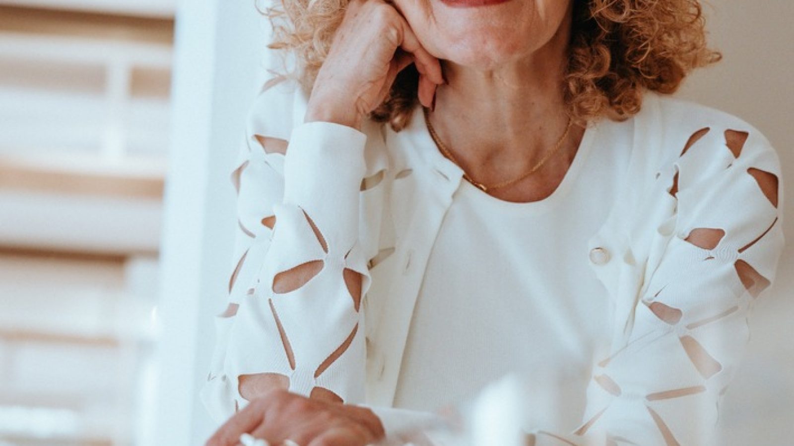 Elvira Rest zeigt, wie Frauen Unsicherheit in Klarheit, Sichtbarkeit und berufliche Stärke verwandeln. / Weiterer Text über ots und www.presseportal.de/nr/182389 / Die Verwendung dieses Bildes für redaktionelle Zwecke ist unter Beachtung aller mitgeteilten Nutzungsbedingungen zulässig und dann auch honorarfrei. Veröffentlichung ausschließlich mit Bildrechte-Hinweis.