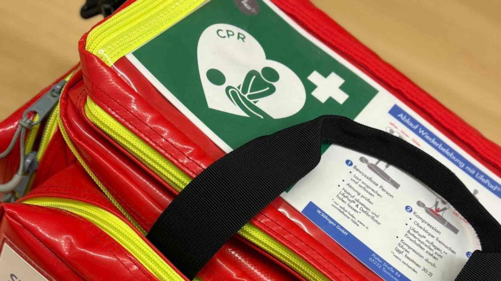Feuerwehr Thuine erhält Notfalltasche von Björn Steiger Stiftung