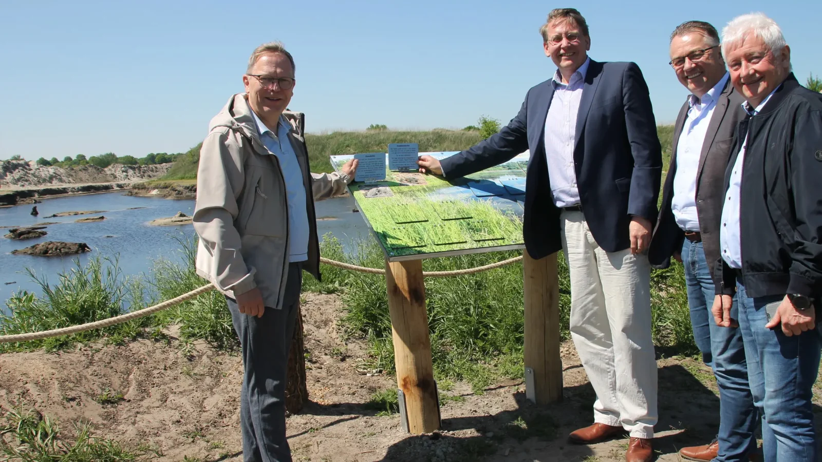 Flachwassersee Infotafel Gruppe