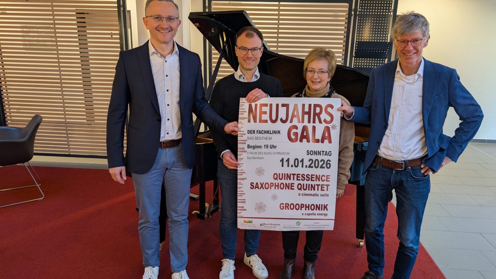 Foto Neujahrsgala - Maciej Szmuk (Geschäftsführer Fachklinik), Bodo Wolff (Musik Akademie Obergrafschaft), Gabriele Lambers und Frank Slink (Touristinformation Bad Bentheim)
