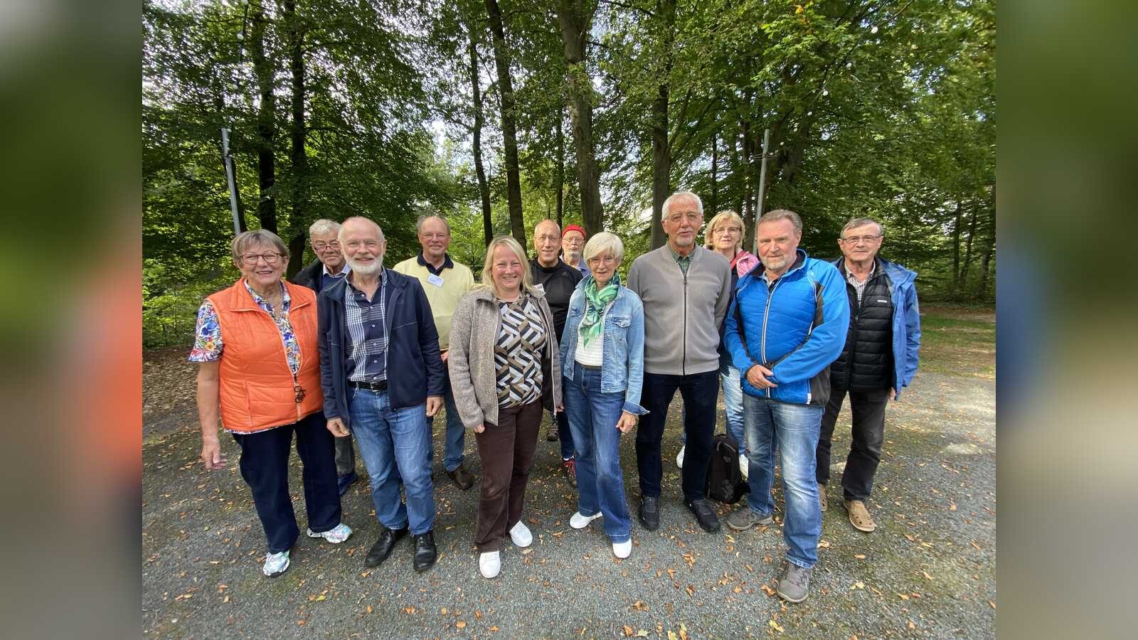 Teilnehmende der ADFC-Kurzschulung für Gästebegleiter an der Baccumer Mühle in Lingen-Baccum