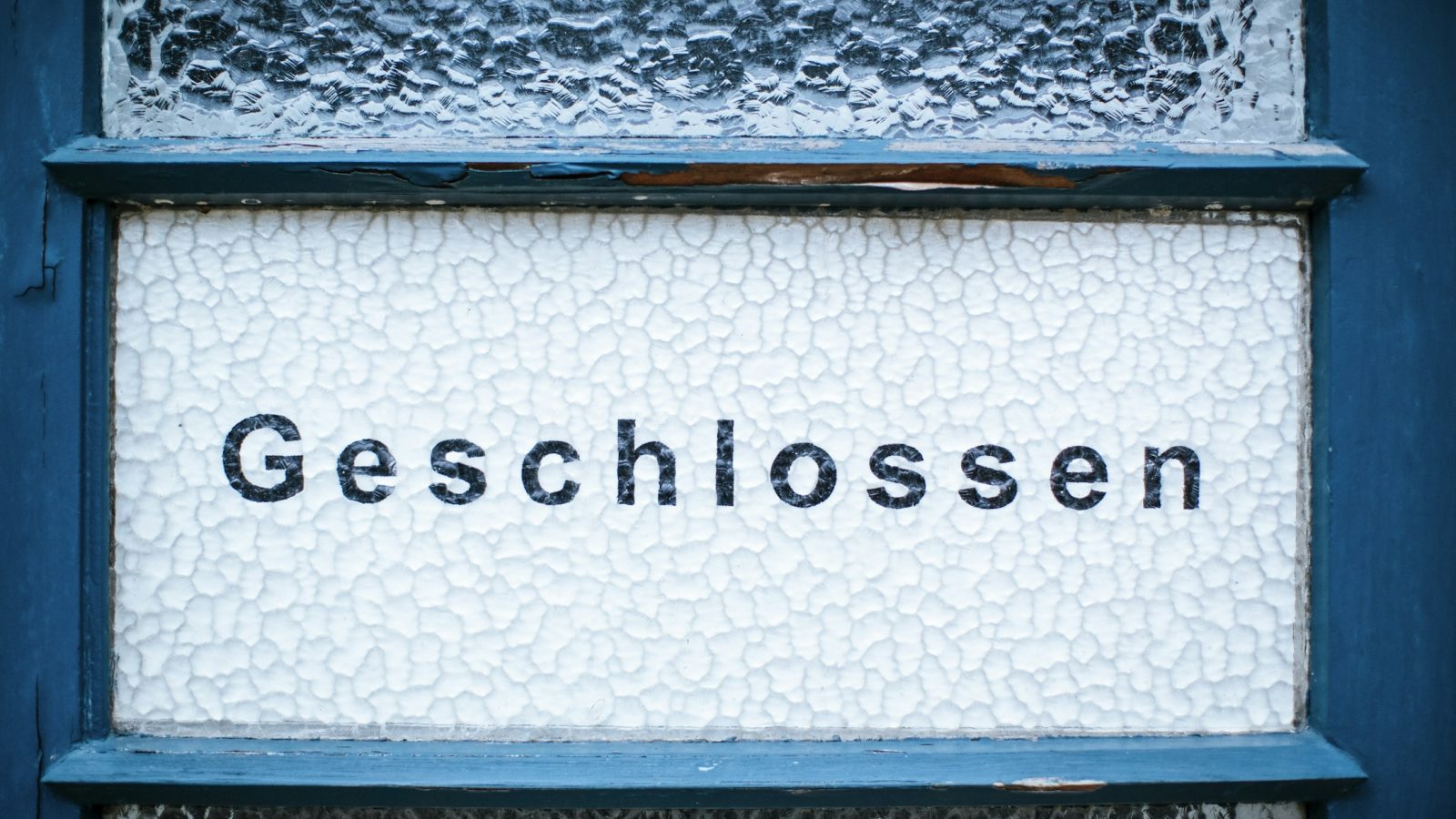 Ein Türschild mit der Aufschrift Geschlossen, Symbolbild zur Schließung der Arbeitsagenturen