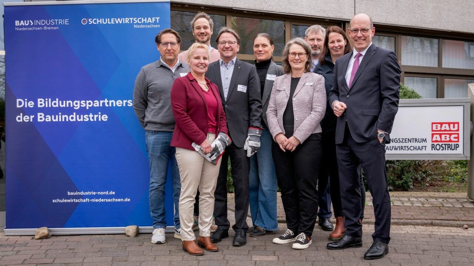 v.r. Jörn P. Makko, Jannike Bude, Kai Hollwege, Katrin Stumpenhausen, Melanie Campbell, Ulf Jürgensen, Bianca Rosenhagen, Moritz Lohe, André Hannig
© Foto Toma Babovic