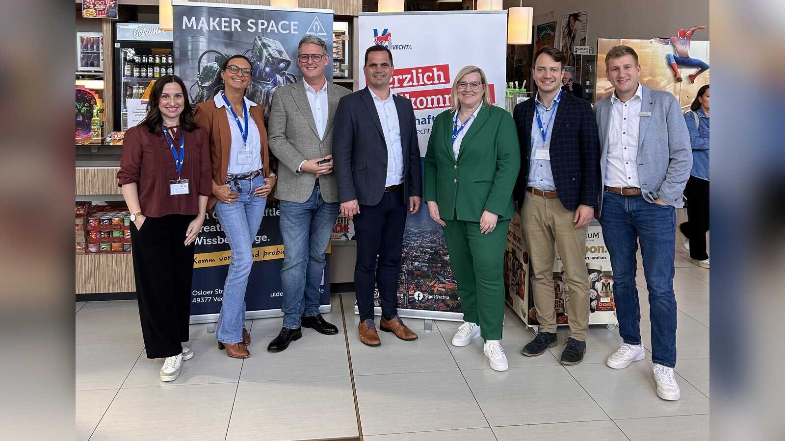 Referentinnen und Referenten des HR-Forums Vechta in der Schauburg Cineworld
