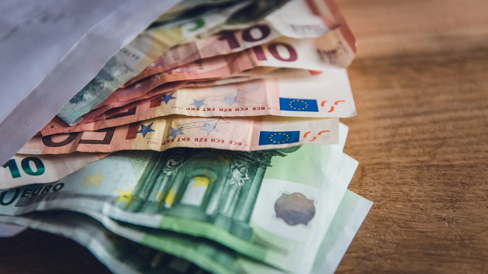 Euro-Banknoten – Symbolbild für Konsumausgaben privater Haushalte