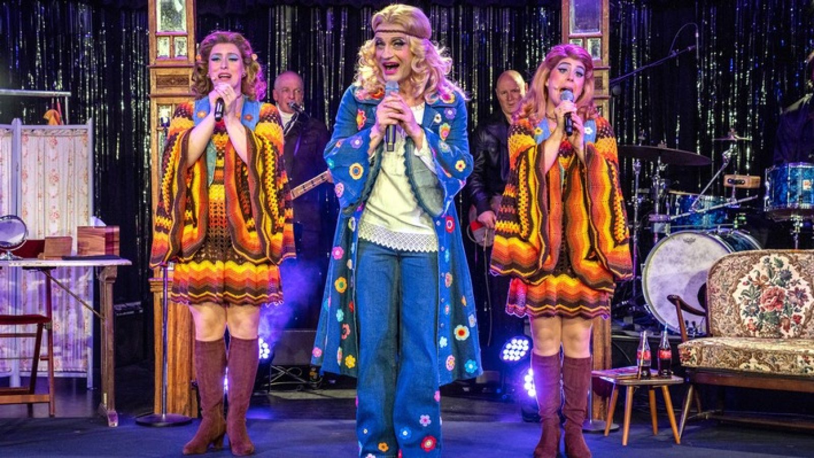 Die Geschwister Pfister. / Nutzung des Bildes nur in Verbindung mit der Sendung. Keine Rechte für Social Media. / Weiterer Text über ots und www.presseportal.de/nr/6348 / Die Verwendung dieses Bildes für redaktionelle Zwecke ist unter Beachtung aller mitgeteilten Nutzungsbedingungen zulässig und dann auch honorarfrei. Veröffentlichung ausschließlich mit Bildrechte-Hinweis.