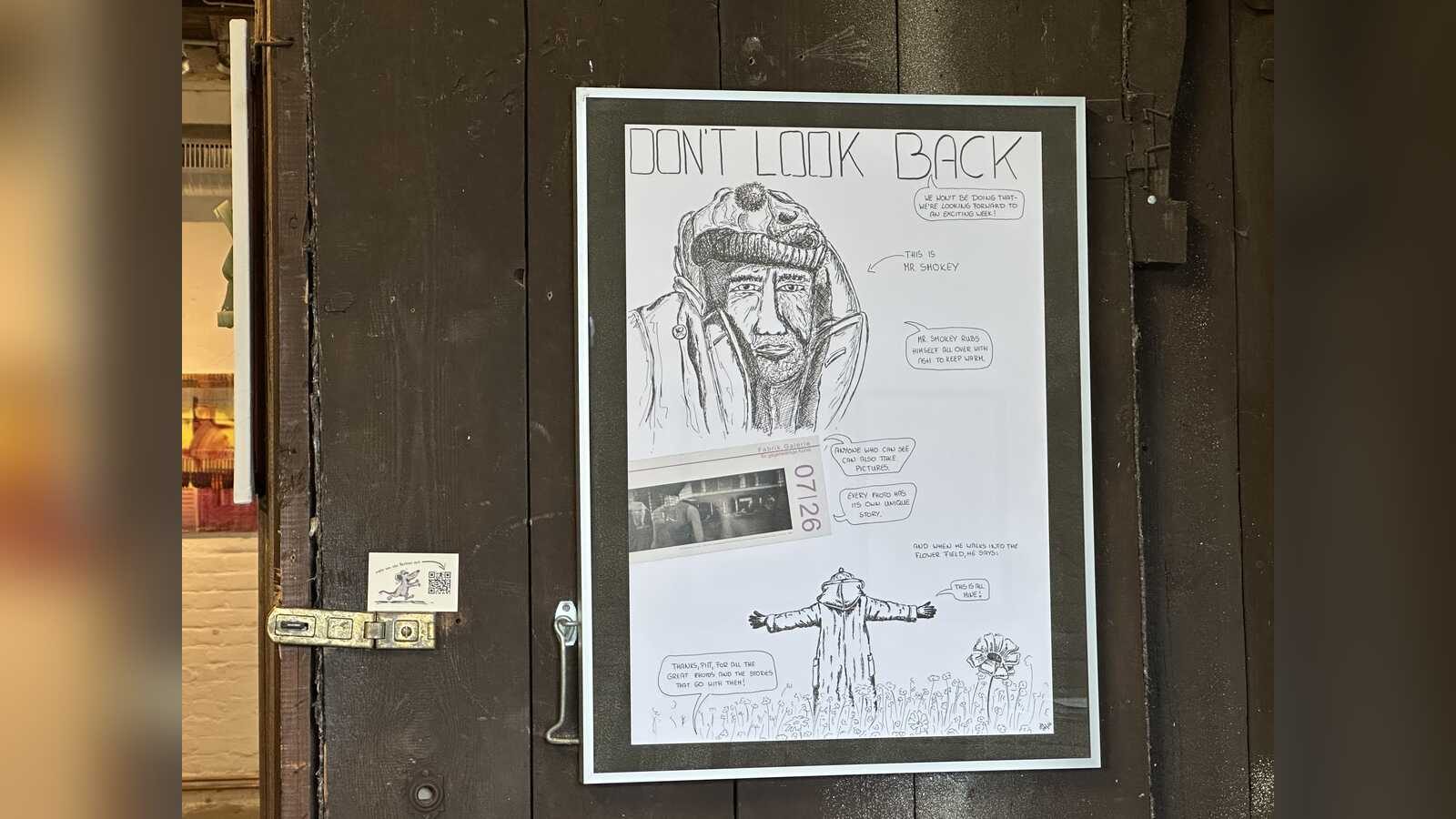 Die Künstlerin Cilly van Berkum mit ihrem künstlerischen Tagebuch vom Kunstsymposium BUN VENIT