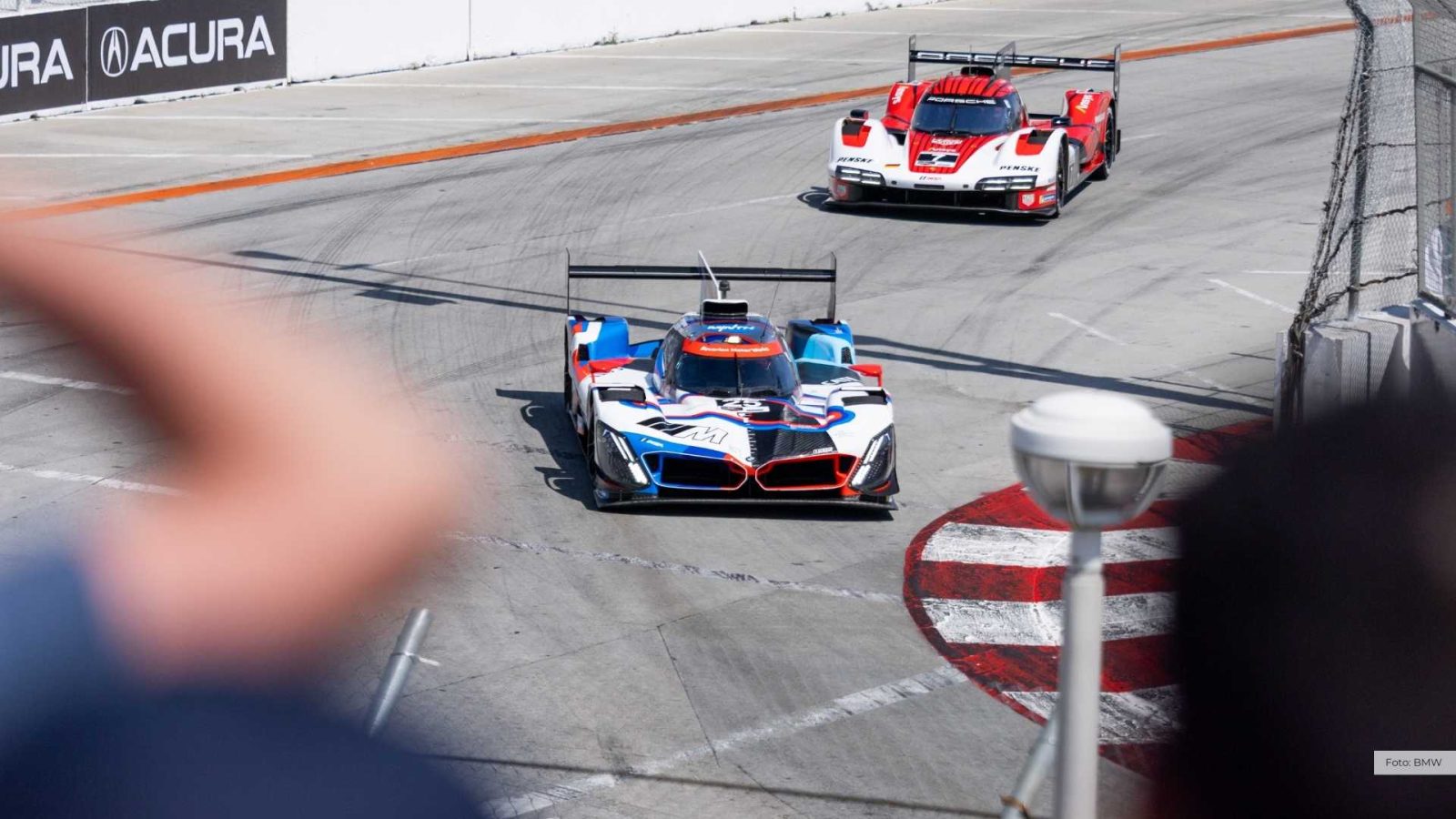 BMW M Hybrid V8 sichert dritte Pole in Folge und erstes Podium der IMSA-Saison in Long Beach
