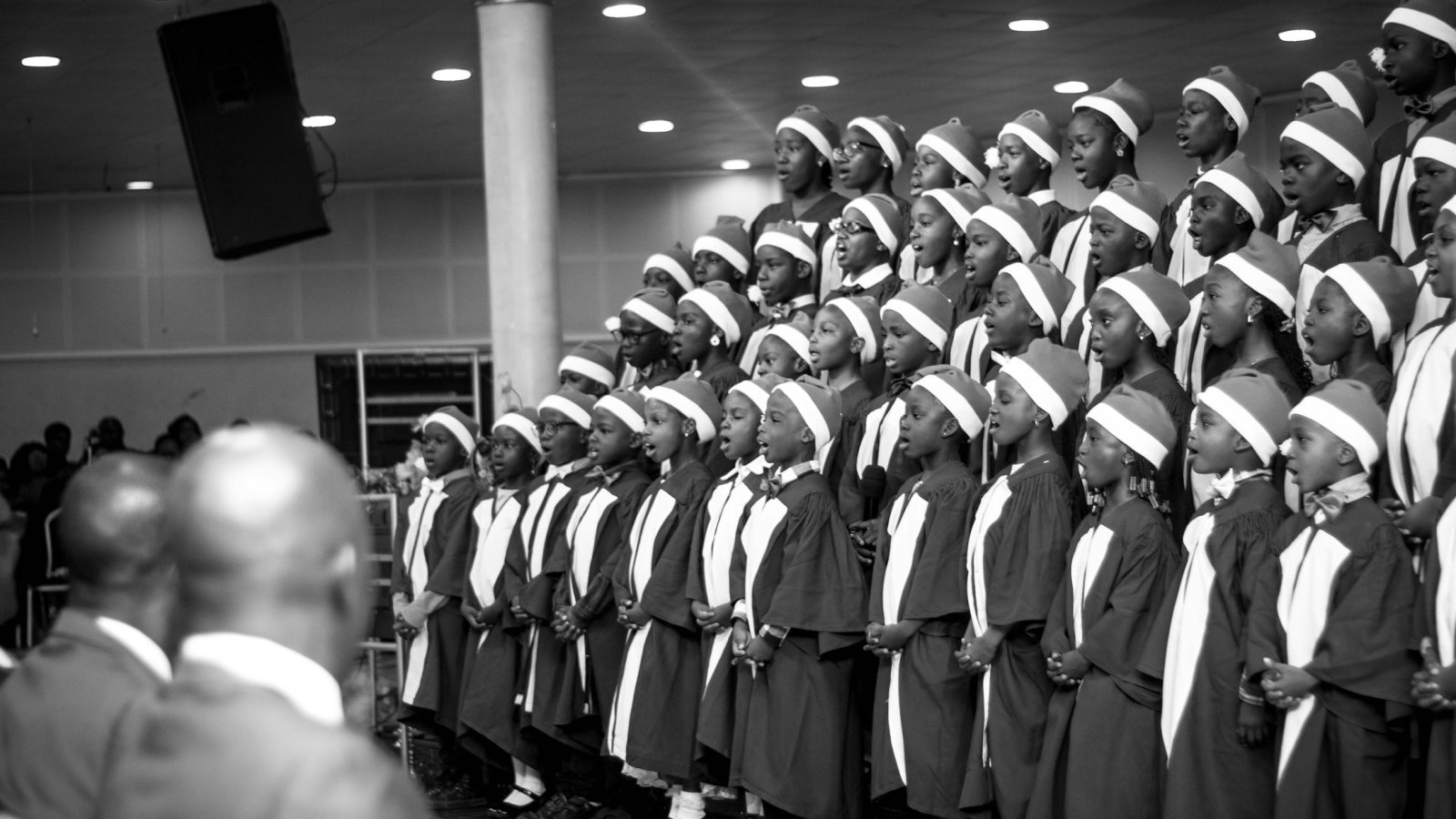 Kinderchor bei einem Auftritt, Symbolbild zum Musikvermittlungsprojekt SingBach