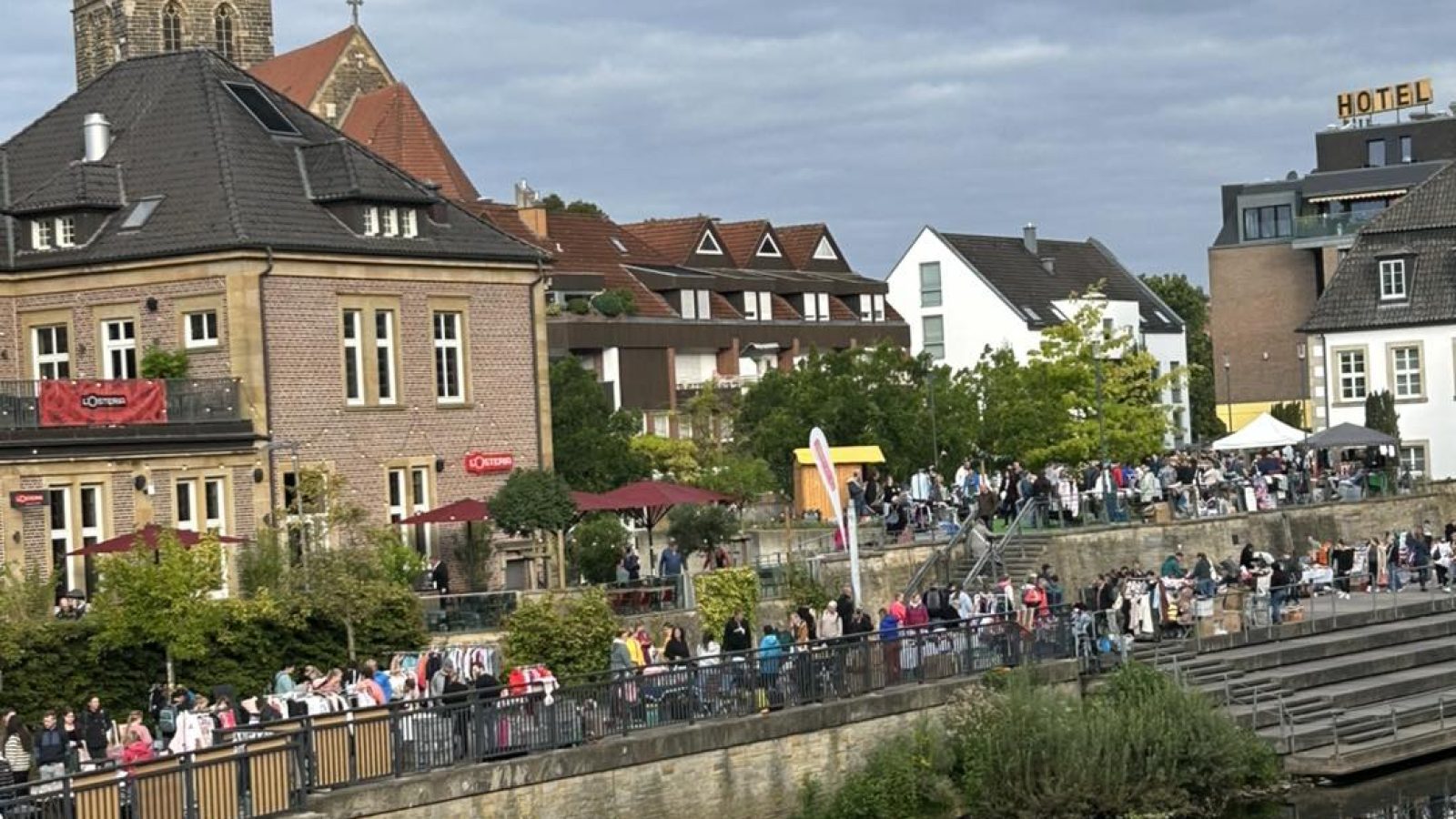 Rheine: Kinderflohmarkt begeistert kleine Händler und große Schnäppchenjäger