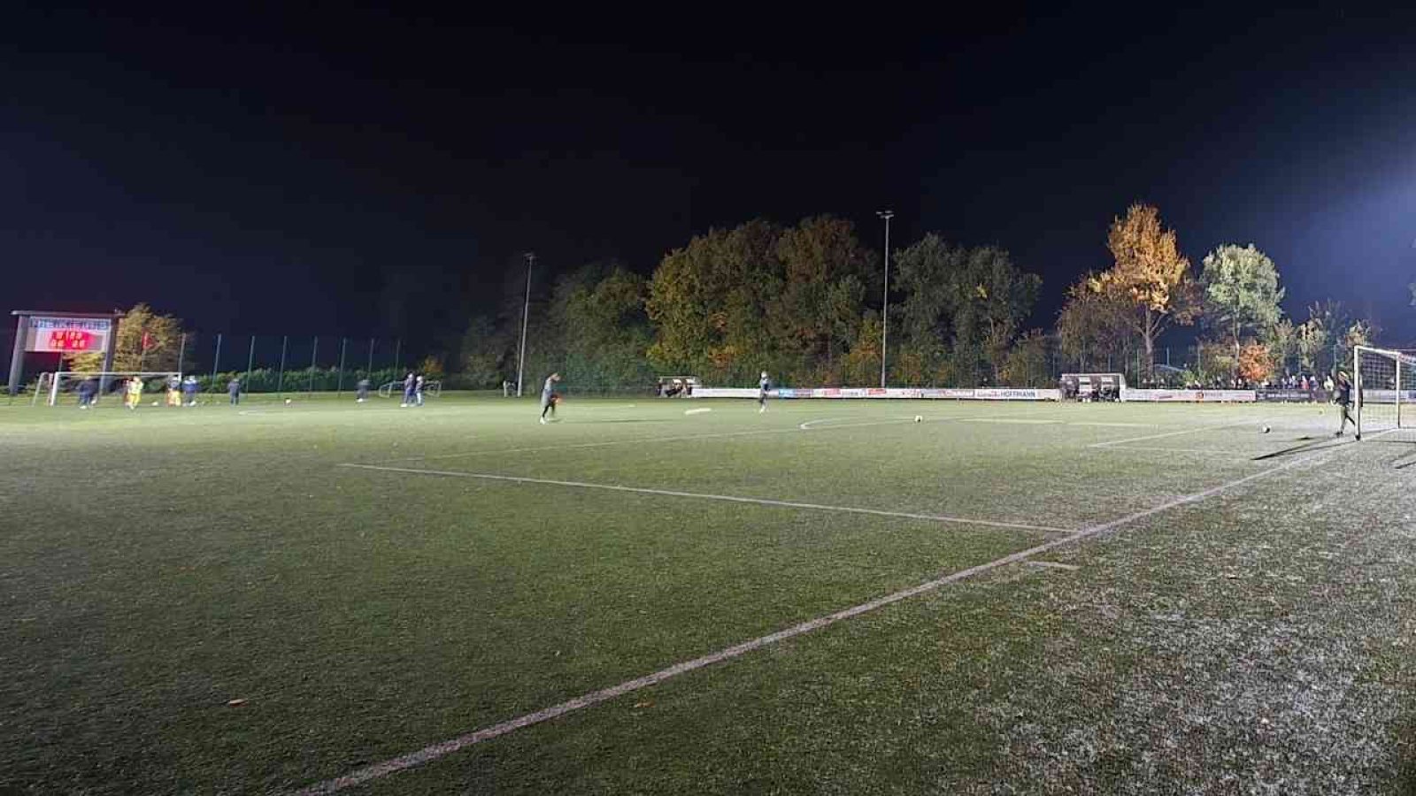 Fußballspiel SC Spelle-Venhaus gegen SV Wilhelmshaven auf Kunstrasen