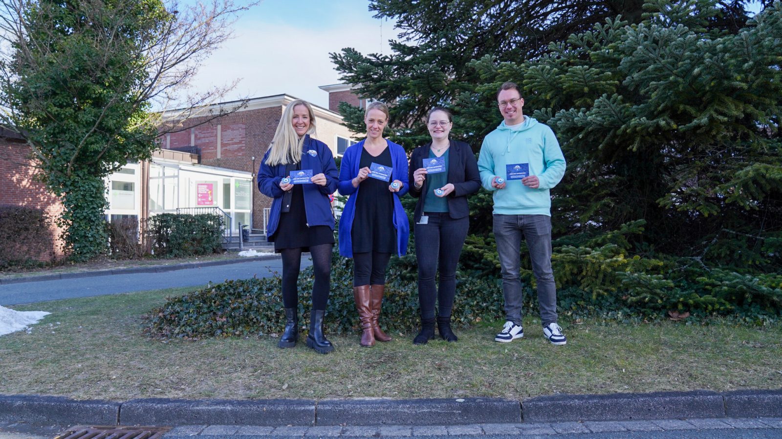 Lebenslang Blau-Schwarz Schnuller-Übergabe