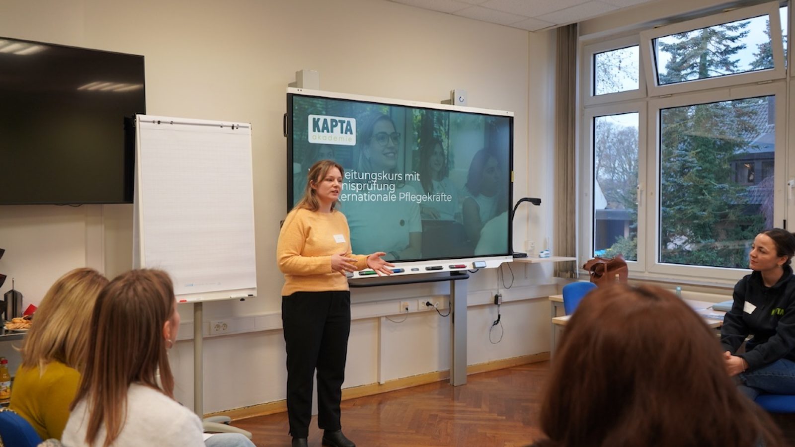 Marion Schlotte aus dem Team Myturn informiert über die Möglichkeiten