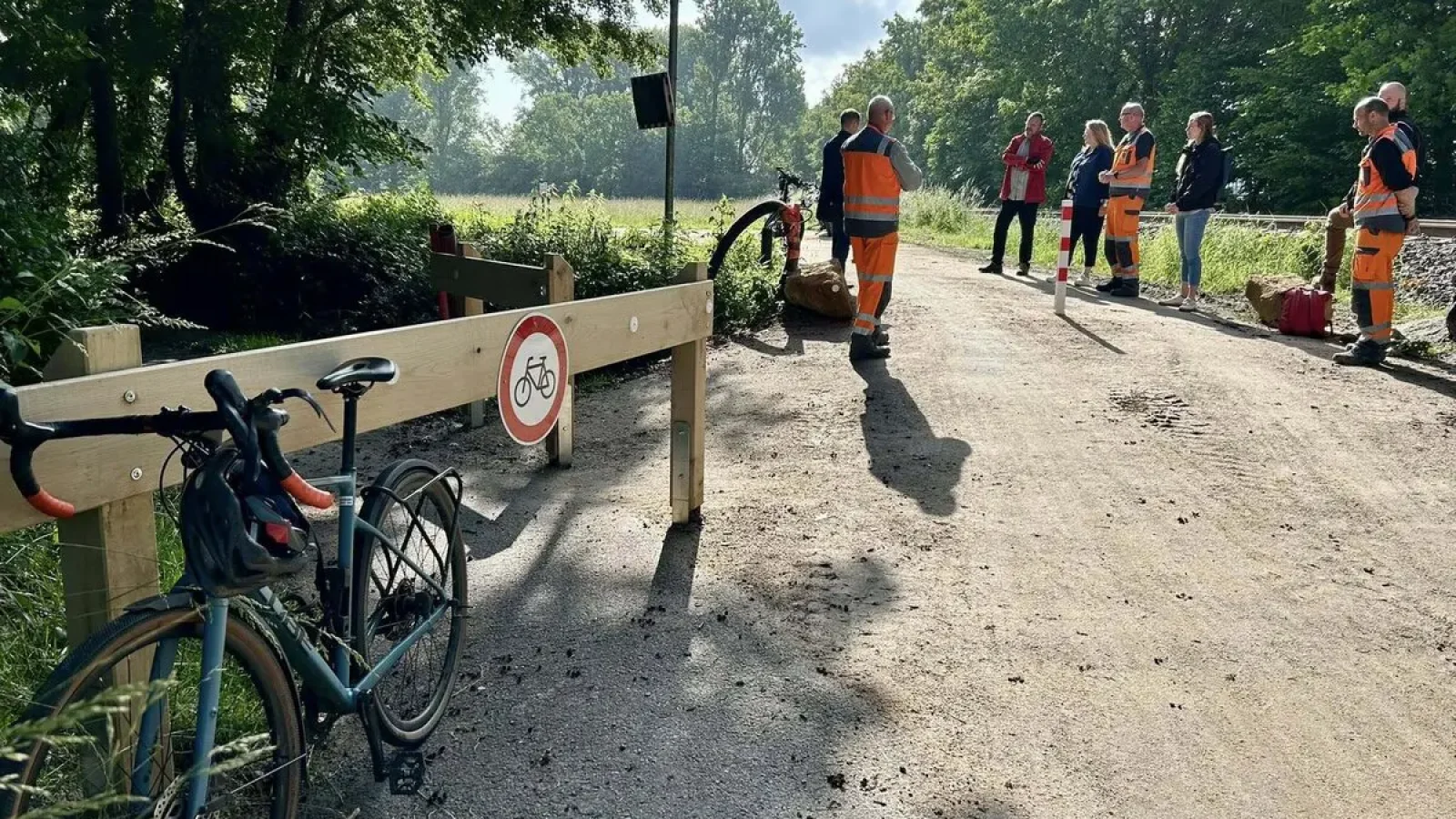 Neuer Radweg an der Düsteren Stiege offiziell freigegeben
