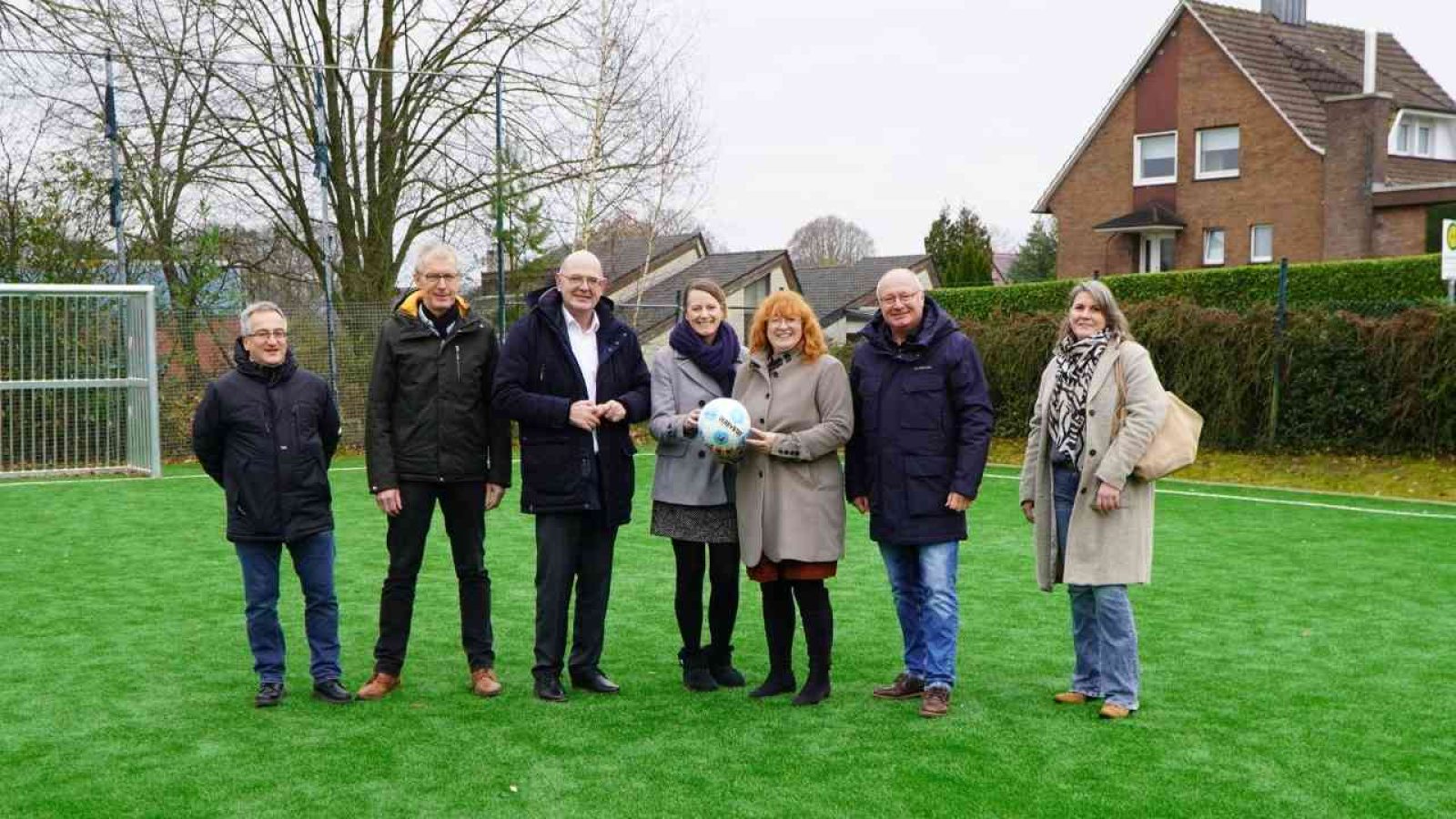 Neues Kunstrasenfeld am LMG Uelsen