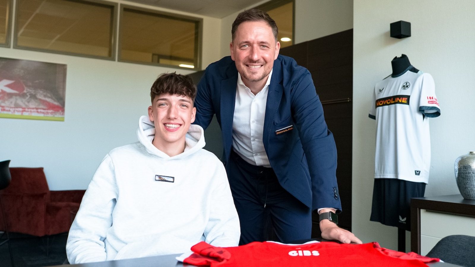 Owen Gibs verlängert beim FCK