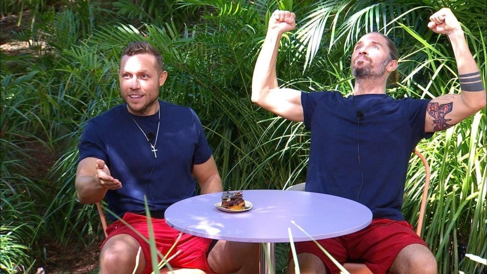 Patrick Romer (l.) und Gil Ofarim in der Dschungelprüfung "backWÜRG".

+++ Die Verwendung des sendungsbezogenen Materials ist nur mit dem Hinweis und Verlinkung auf RTL+ gestattet. +++