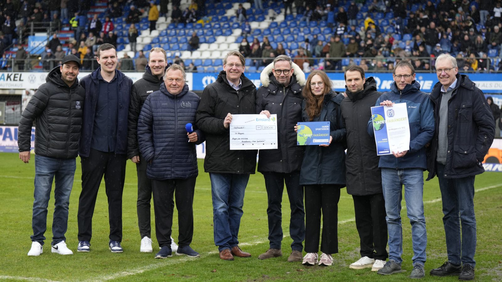 14.03.2026, Hänsch-Arena, Meppen, GER, Regionalliga Nord, 26. Spieltag: SV Meppen vs Werder Bremen II, Ehrung / PreisübergabeDFL REGULATIONS PROHIBIT ANY USE OF PHOTOGRAPHS AS IMAGE SEQUENCES AND/OR QUASI-VIDEO.Foto © Picturepower / Scholz