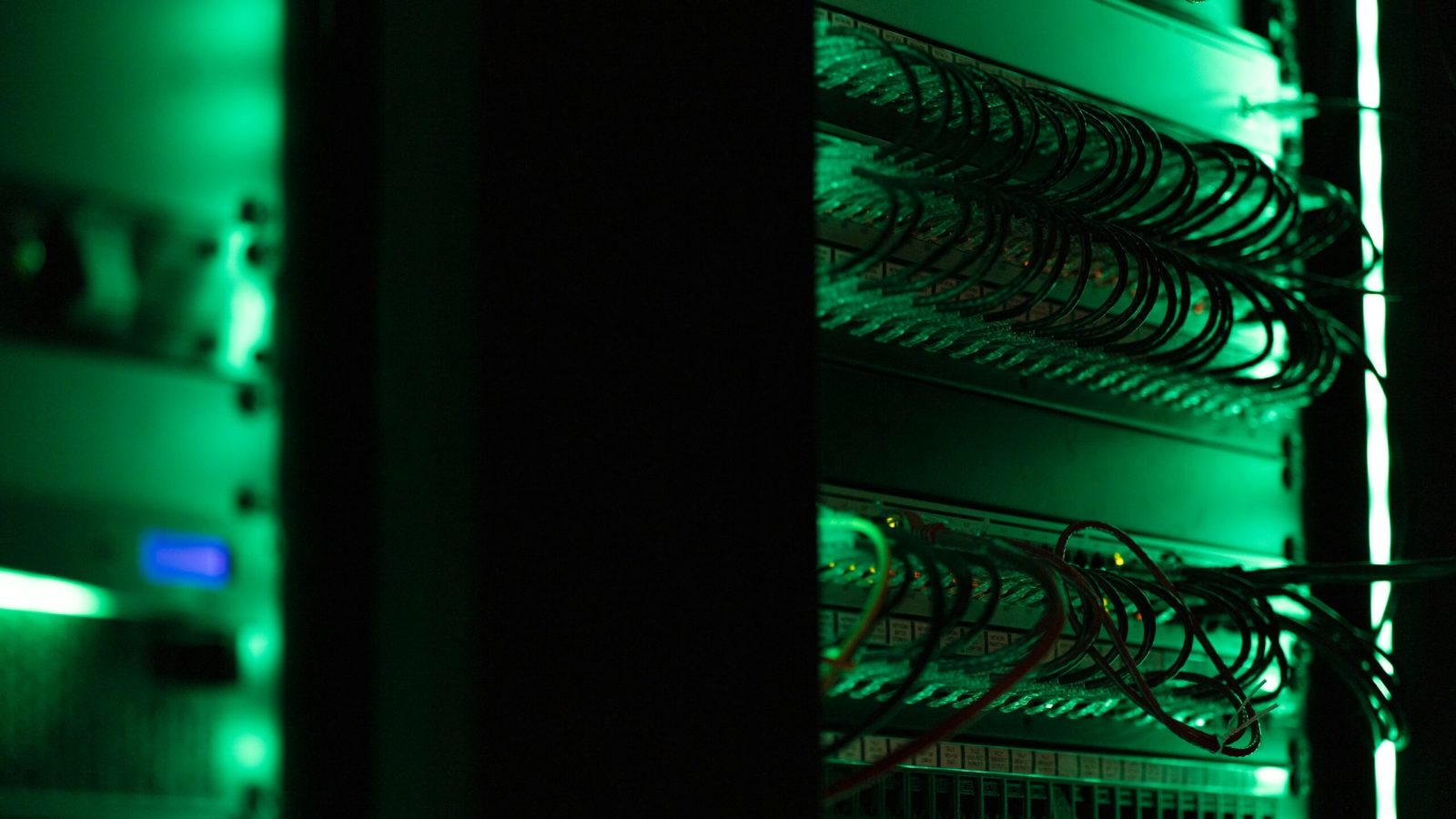 Serverschrank in einem Rechenzentrum, Symbolbild für die Justizcloud