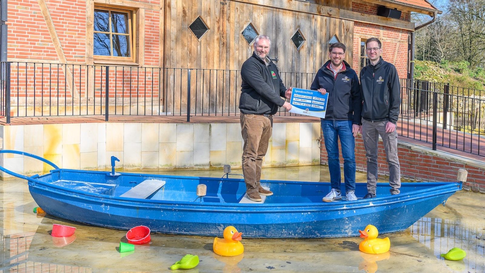 Spendenübergabe Round Table © Franz Frieling