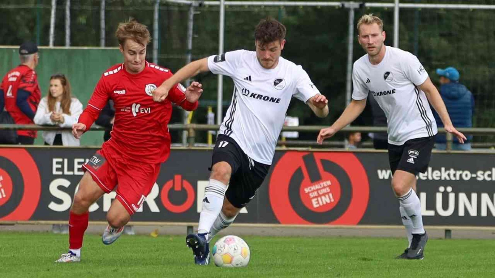 Spieler Marvin Kehl und Jan-Hubert Elpermann (r.)