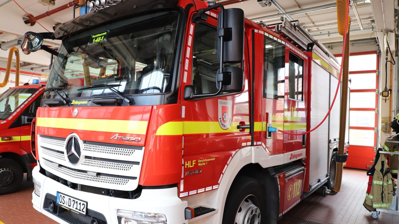 Einsatzfahrzeug der Berufsfeuerwehr Osnabrück in der Feuerwache 1
